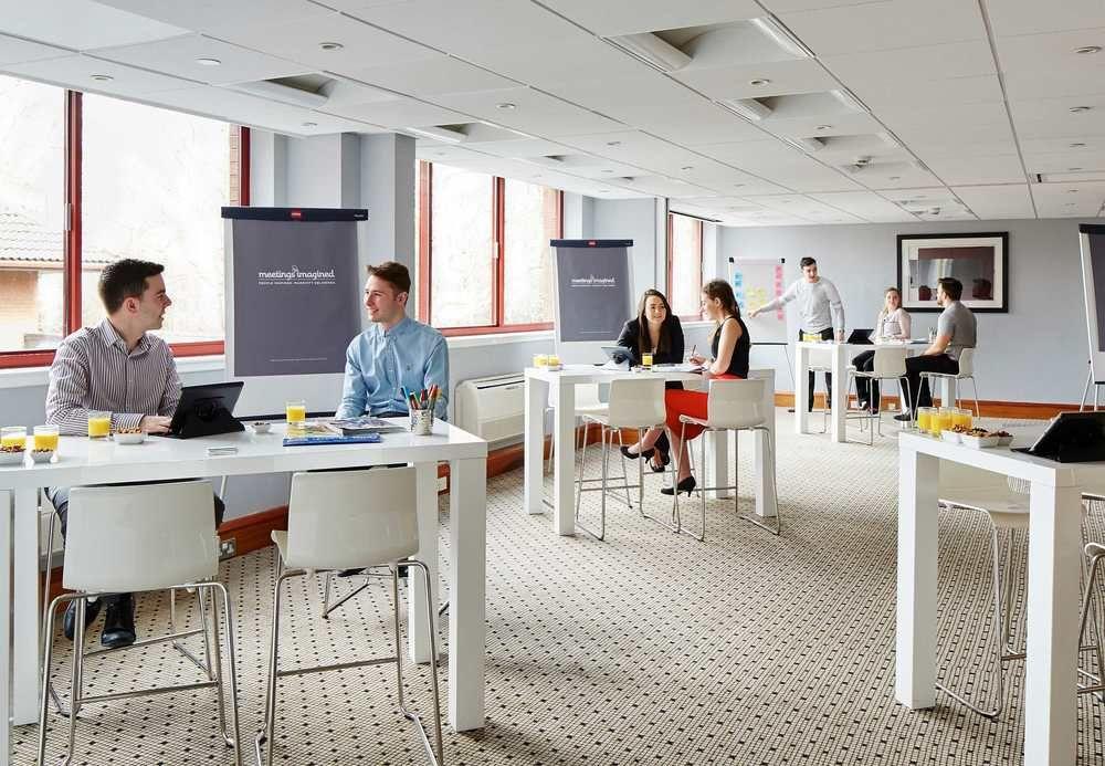 Delta Hotels By Marriott Swindon Extérieur photo