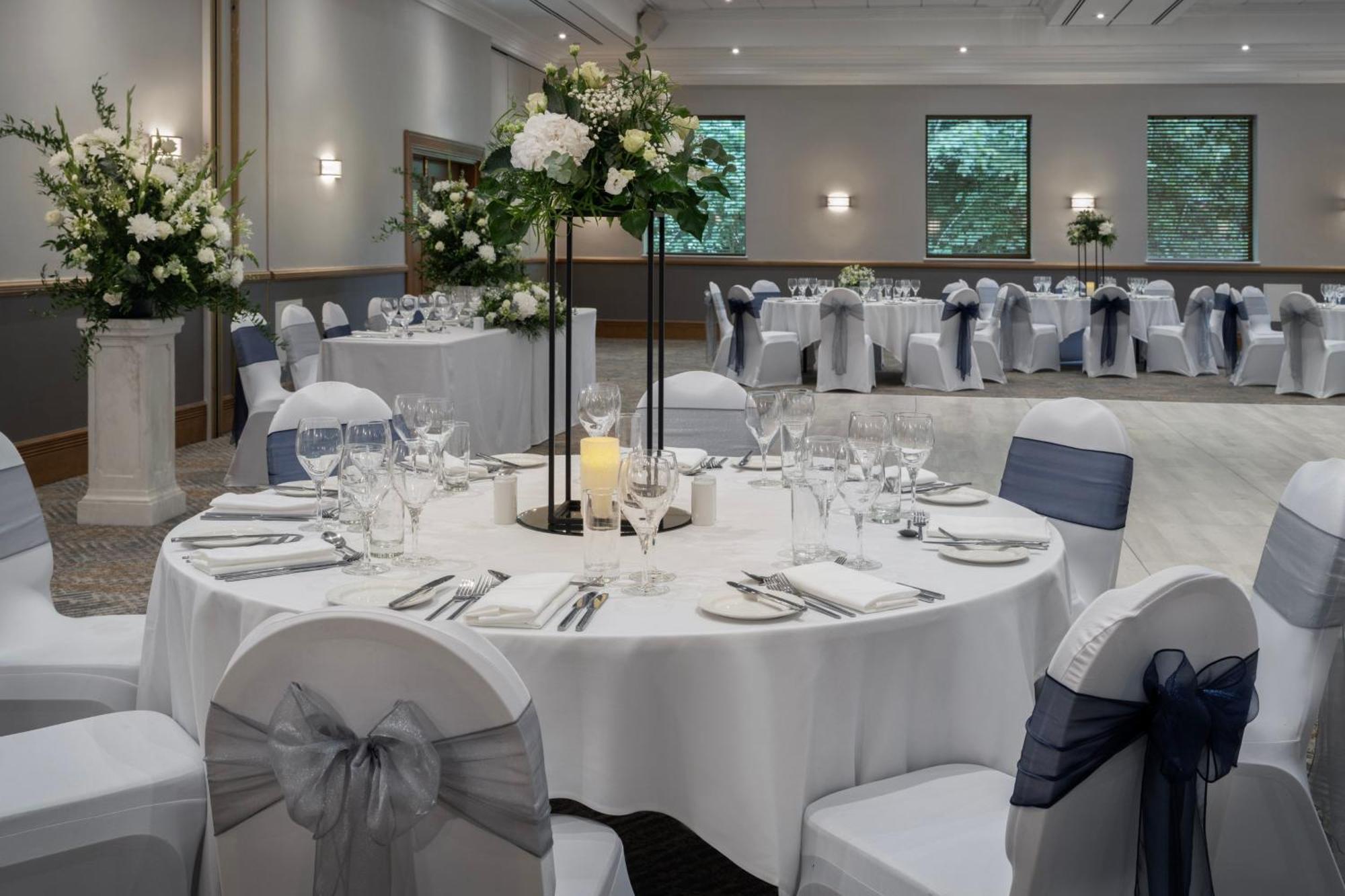 Delta Hotels By Marriott Swindon Extérieur photo