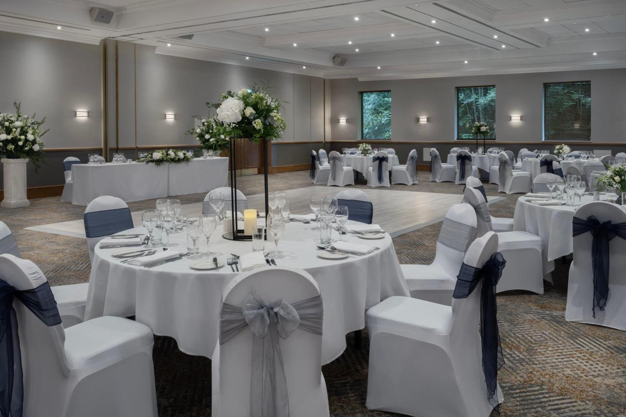 Delta Hotels By Marriott Swindon Extérieur photo
