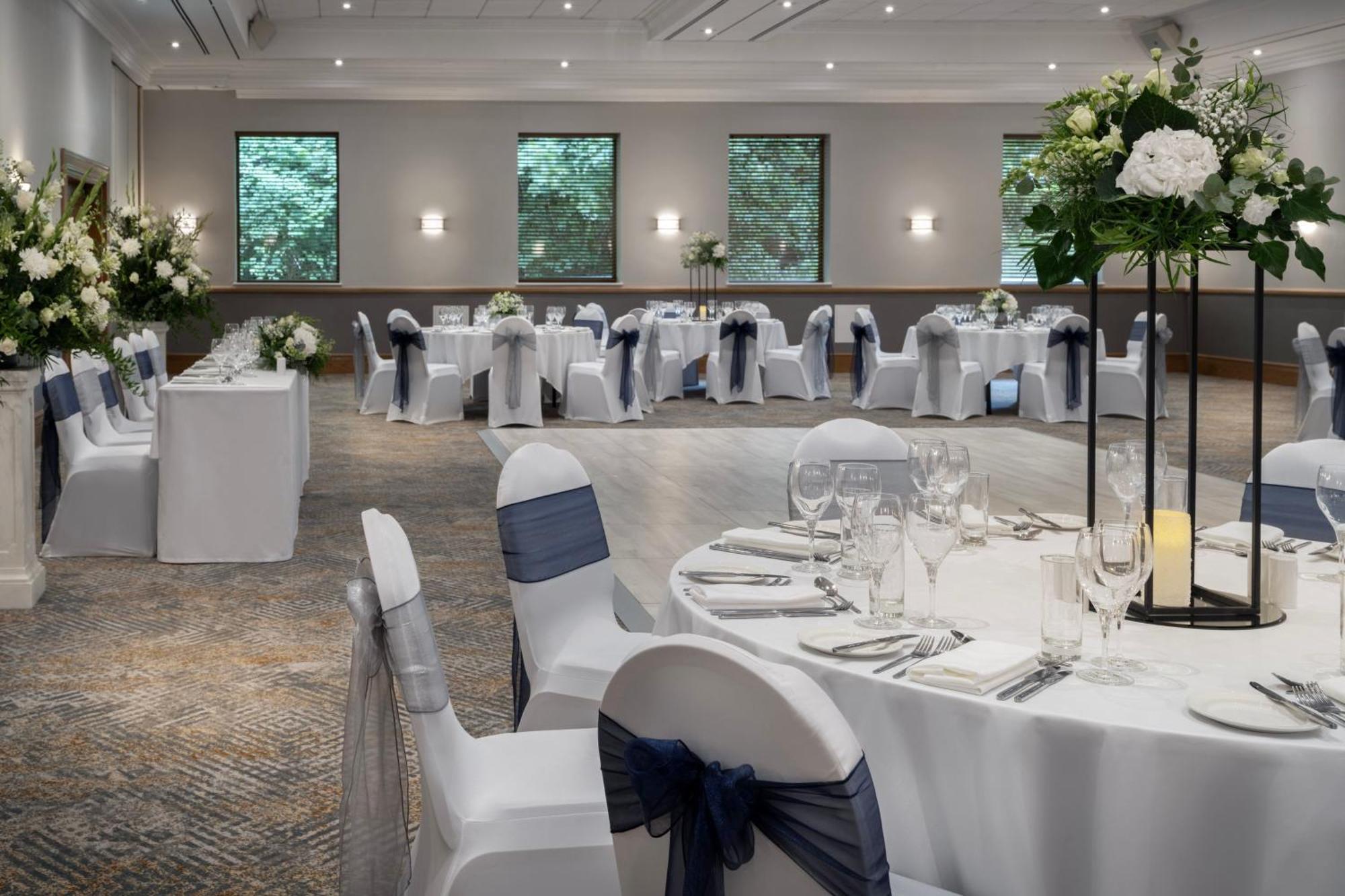 Delta Hotels By Marriott Swindon Extérieur photo