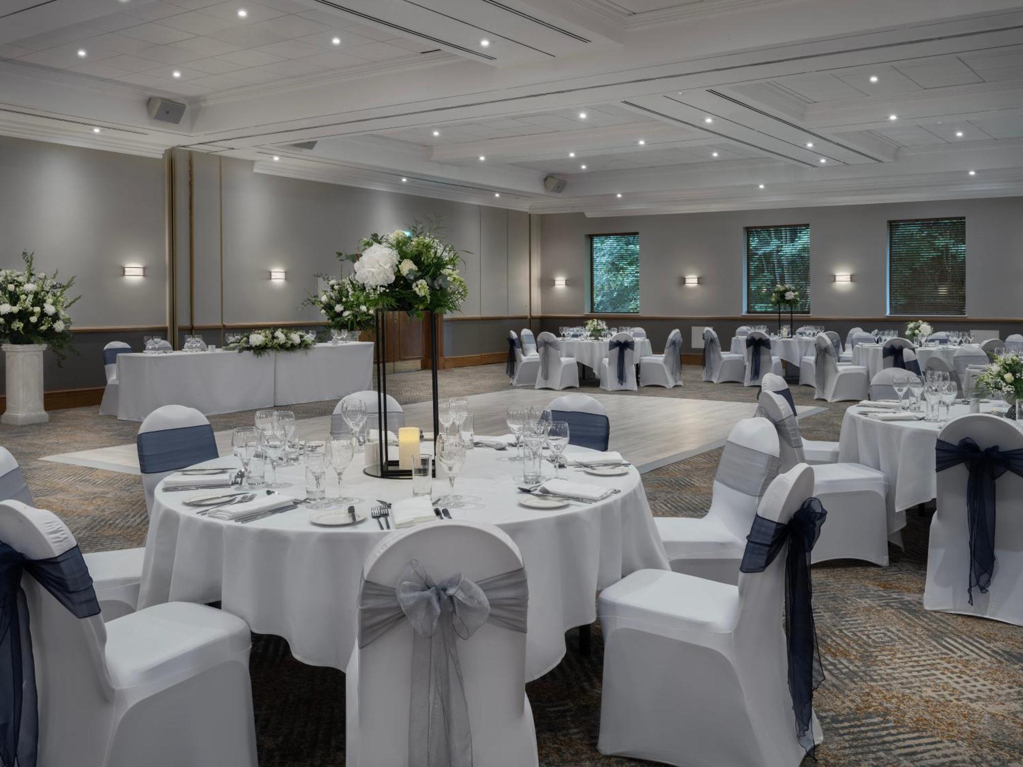 Delta Hotels By Marriott Swindon Extérieur photo