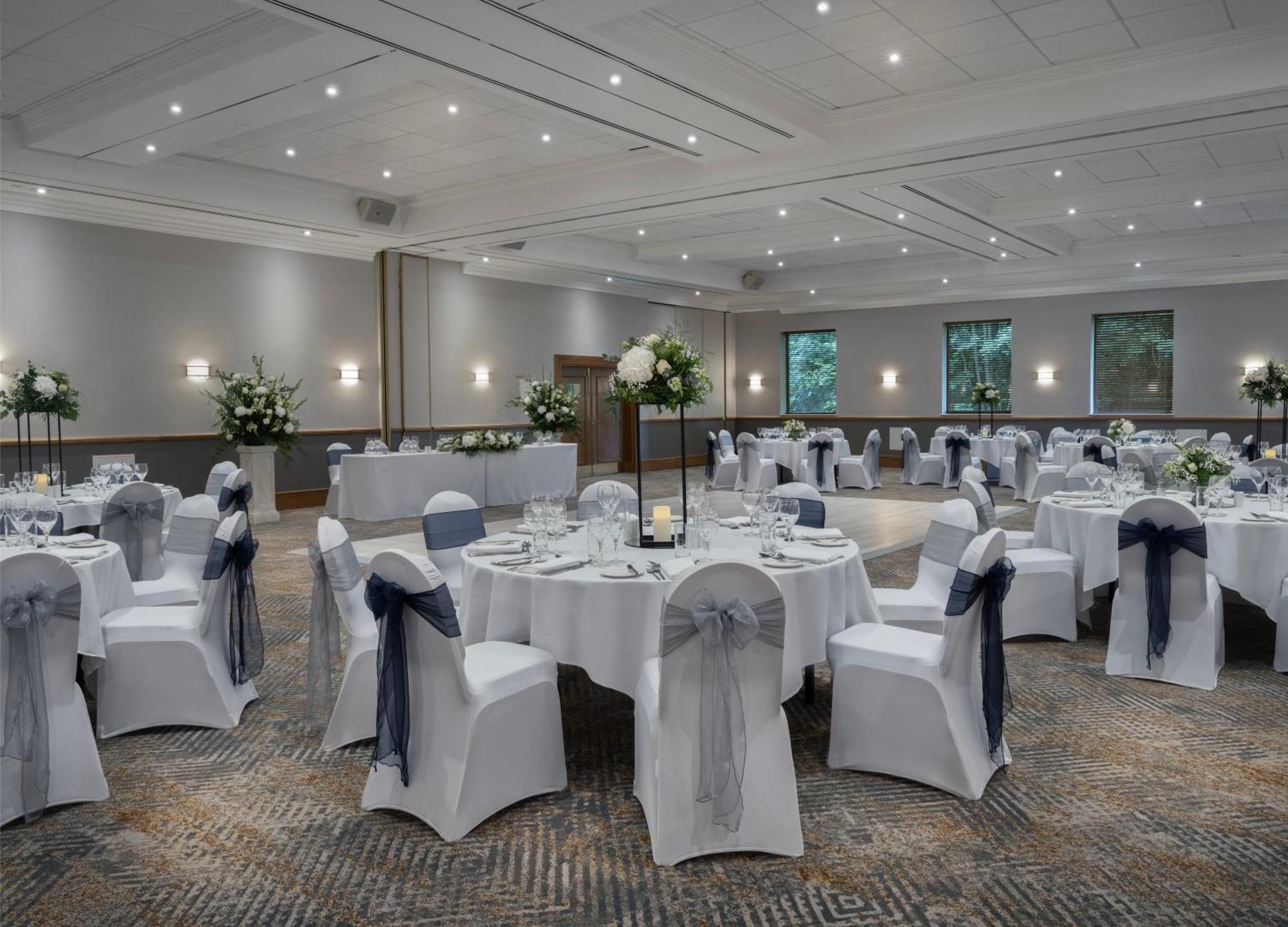 Delta Hotels By Marriott Swindon Extérieur photo