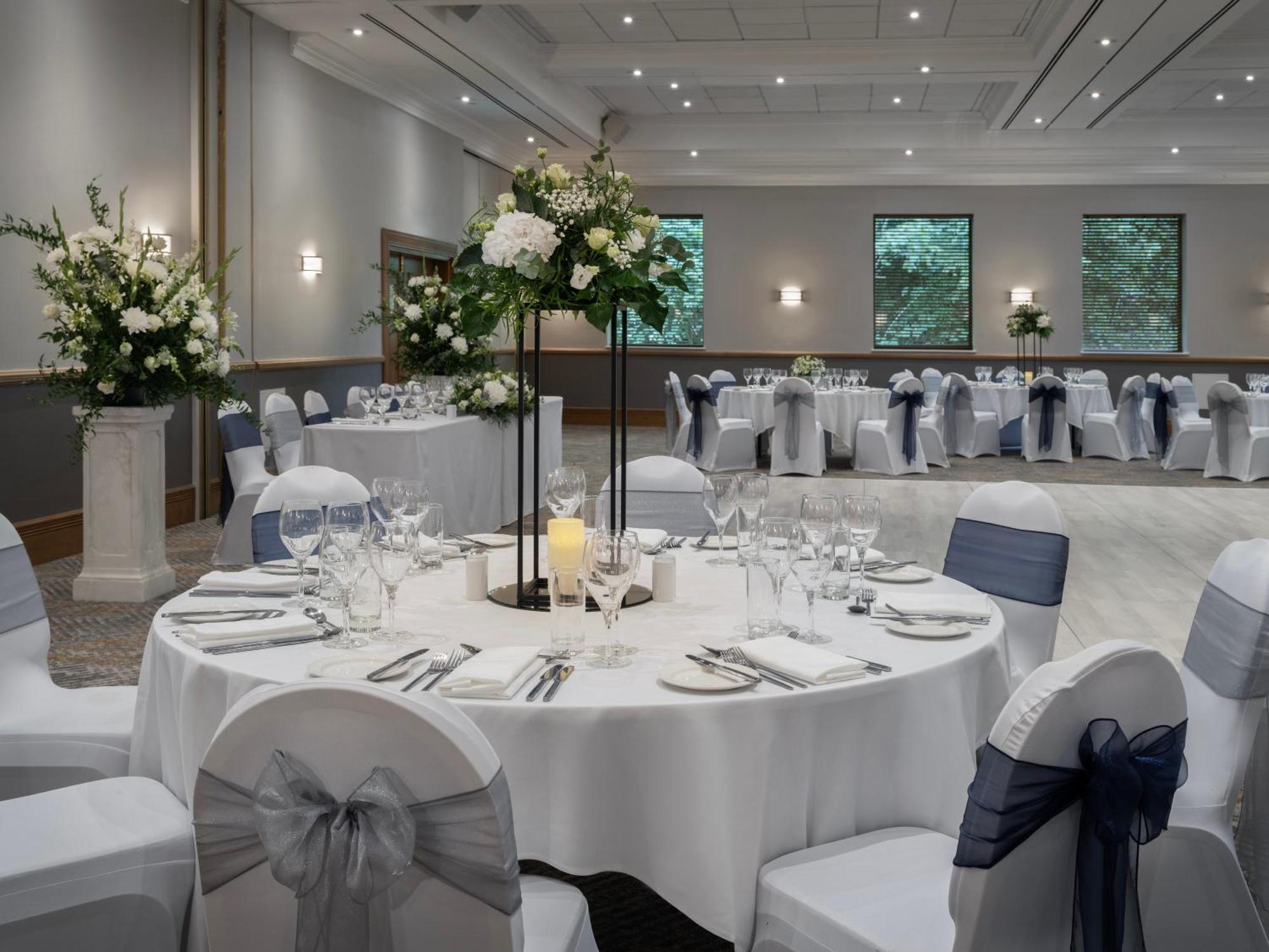 Delta Hotels By Marriott Swindon Extérieur photo
