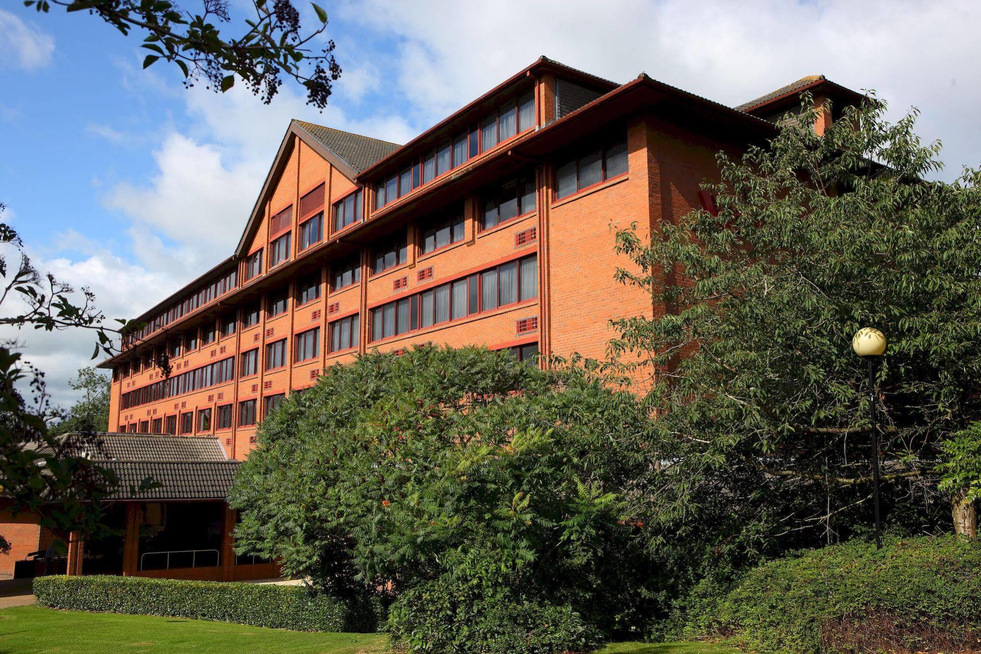 Delta Hotels By Marriott Swindon Extérieur photo