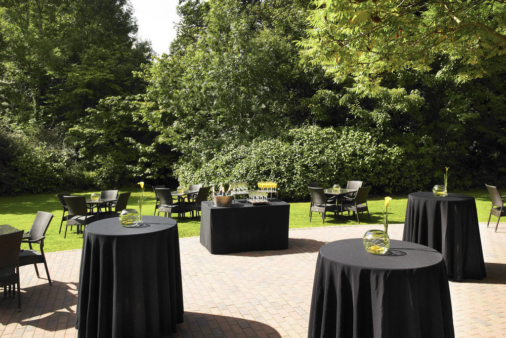 Delta Hotels By Marriott Swindon Extérieur photo