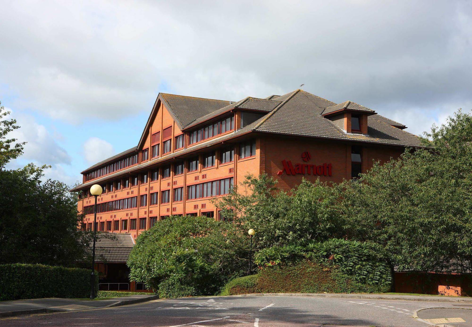 Delta Hotels By Marriott Swindon Extérieur photo